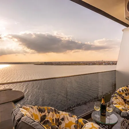 Amazing Sunset View Apart *